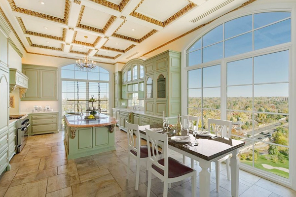 Located-at-25-Downing