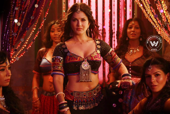 /media/k2/galleries/63229/Baadshaho-06