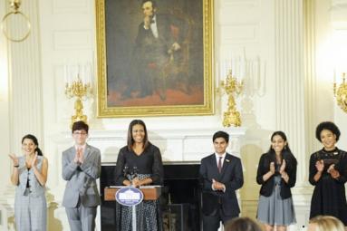 Indian-American student recites painful poetry of replacement of Tamil with English at White House!