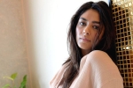 Mrunal Thakur videos, Mrunal Thakur videos, mrunal thakur flaunts her curves, Photoshoot