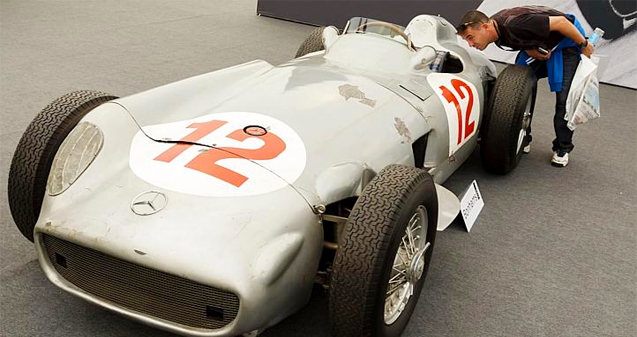 Vintage Mercedes race car for19.6 million pounds!},{Vintage Mercedes race car for19.6 million pounds!
