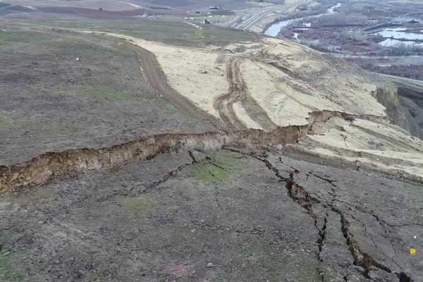 New Footage from Drone Shows Landslide Progress at Yakimas’s Rattlesnake Ridge